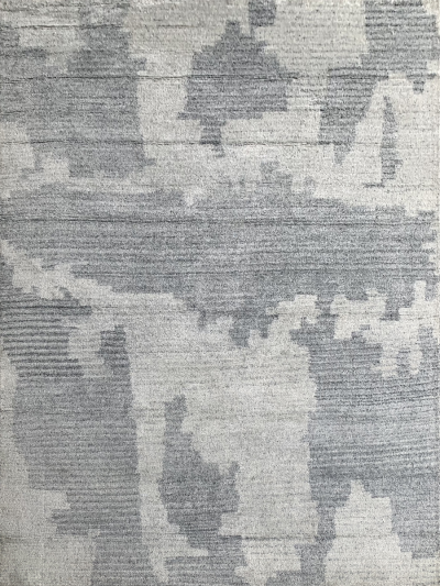 Carpetmantra Handknotted Bamboo Silk Silver Grey Carpet 5.3ft X 7.7ft